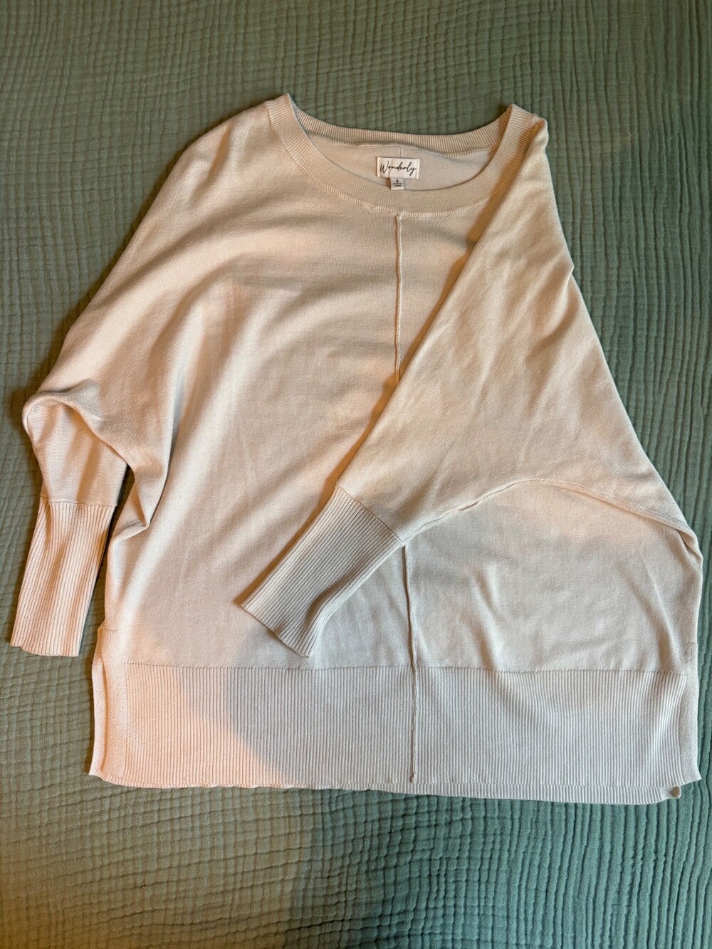 Wonderly Small Cream Sweater Ribbed Cuffs Hem Seam Detail